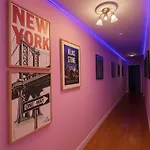 Tropical Comfort Room In Harlem Cozy Stay With Snacks & Style